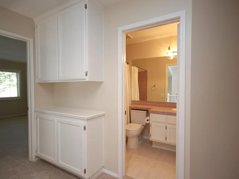 1074 Rocton Dr — Photo 14