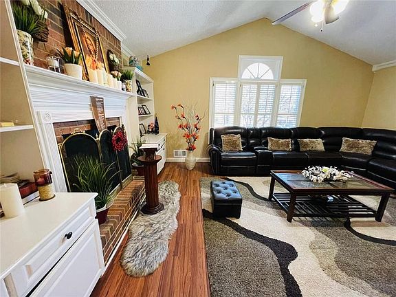 5th image of 1461 Ashwood Way