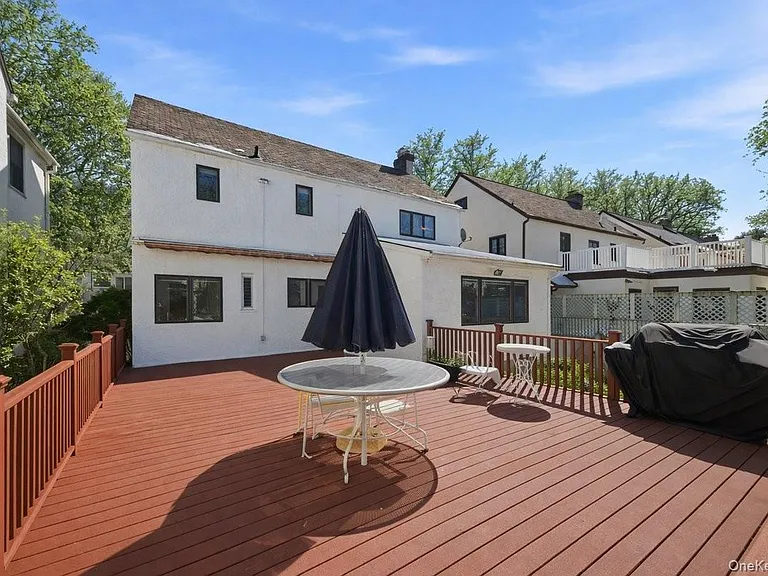 54 Vernon Pkwy — Photo 18