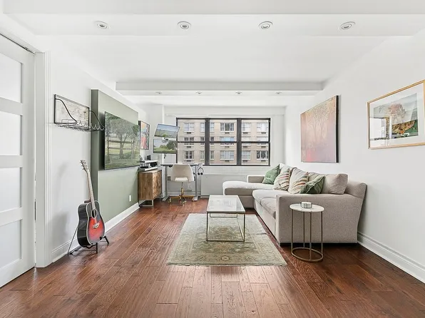 201 E 28th St #9N, New York, NY 10016