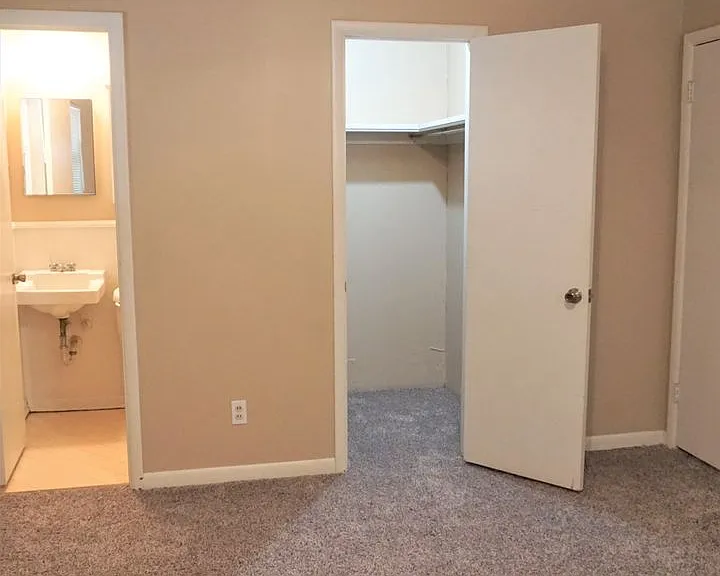 1813 Hardy Dr — Photo 18