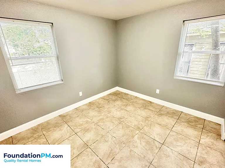 1165 Krayer St #STREET3 — Photo 5