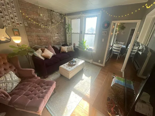 92 Endicott St, Boston, MA