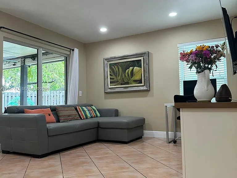 4810 SW 152nd Pl #H-87 — Photo 9