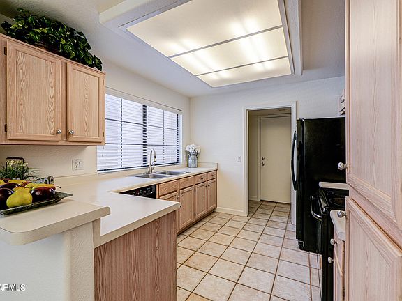 5th image of 1001 N Pasadena Street #100