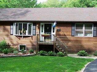 392 Raymond Hill Rd, Uncasville, CT 06382