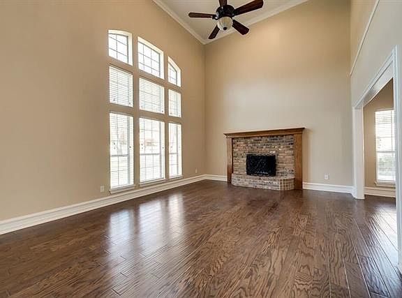 4th image of 929 Plantation Dr