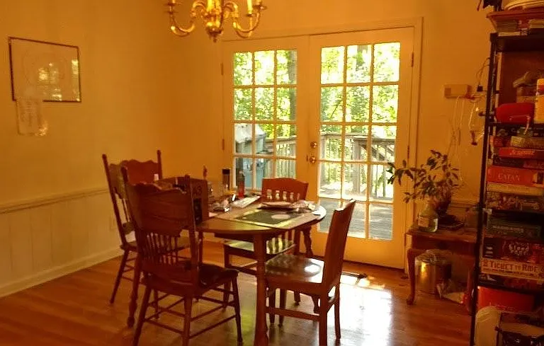 Cozy dining room opens onto deck