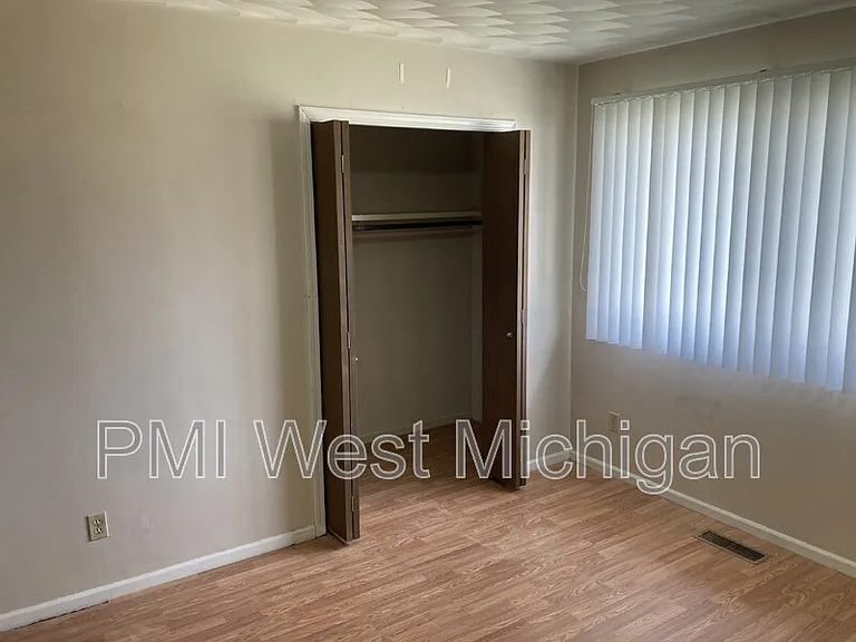 214 Grand Manor Dr — Photo 12