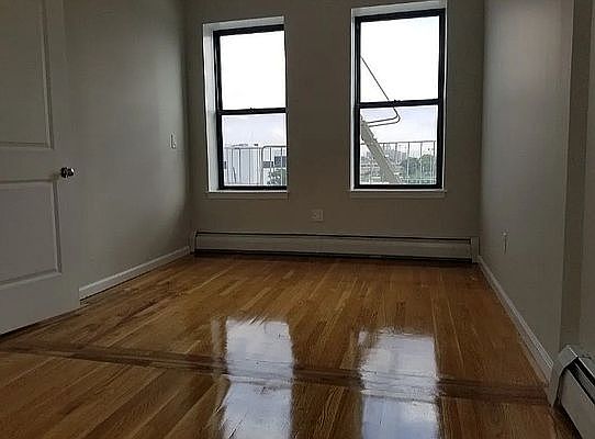 3rd image of 144 Bruckner Blvd APT 4A