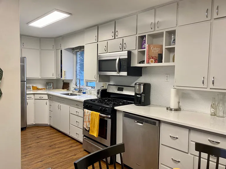 1015 N Main St — Photo 3