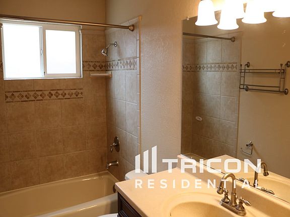 5th image of 506 Hyacinth Ct #B