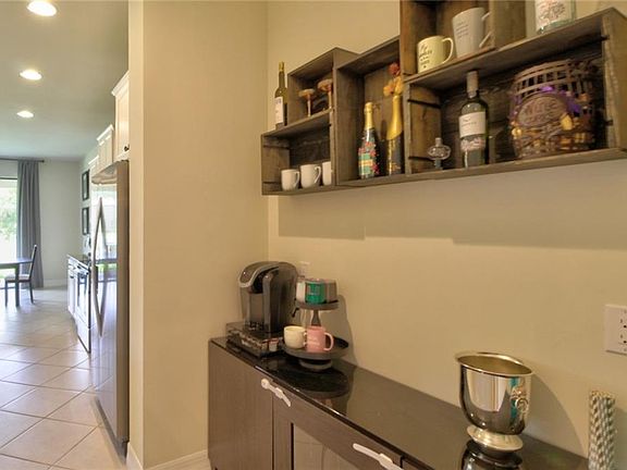 5th image of 1859 Bottlebrush Way