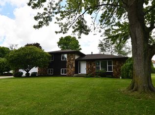 59624 Ridgewood Dr, Goshen, IN 46528