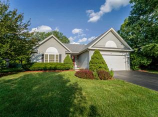 554 Lakeview Dr, Oswego, IL 60543