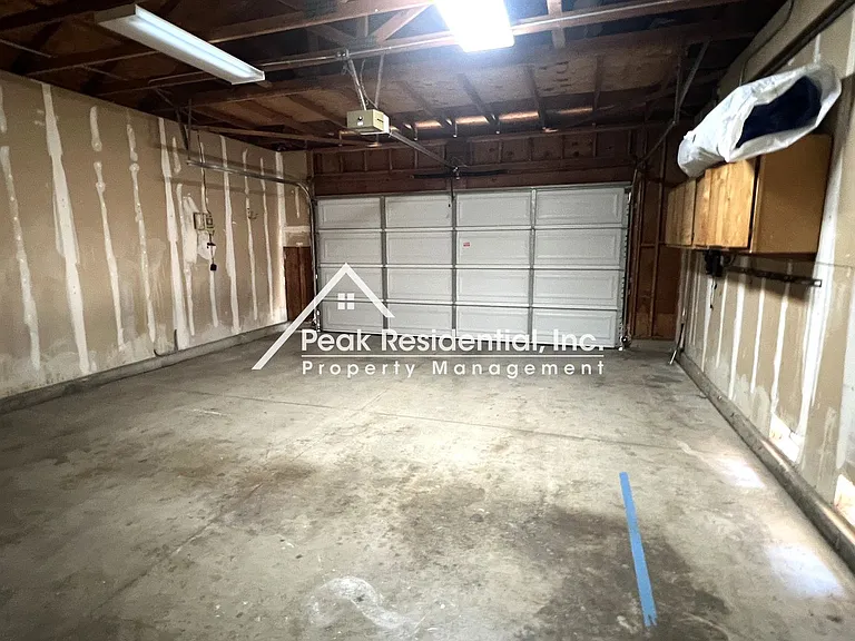 402 Harlow Ct — Photo 29