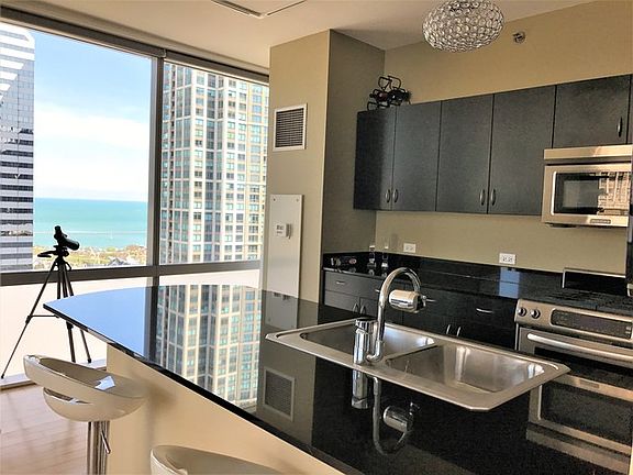 5th image of 8 E Randolph St Unit 2501