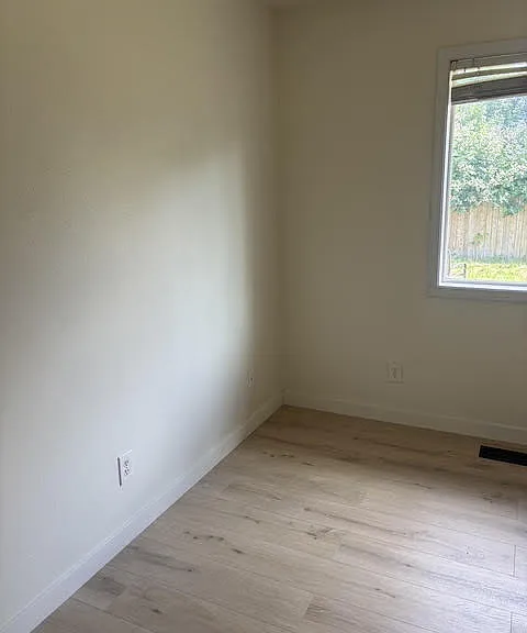4346 Rogets Ct NE — Photo 7