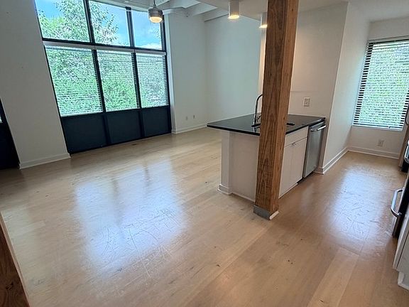 2nd image of 418 N 25th St APT 220