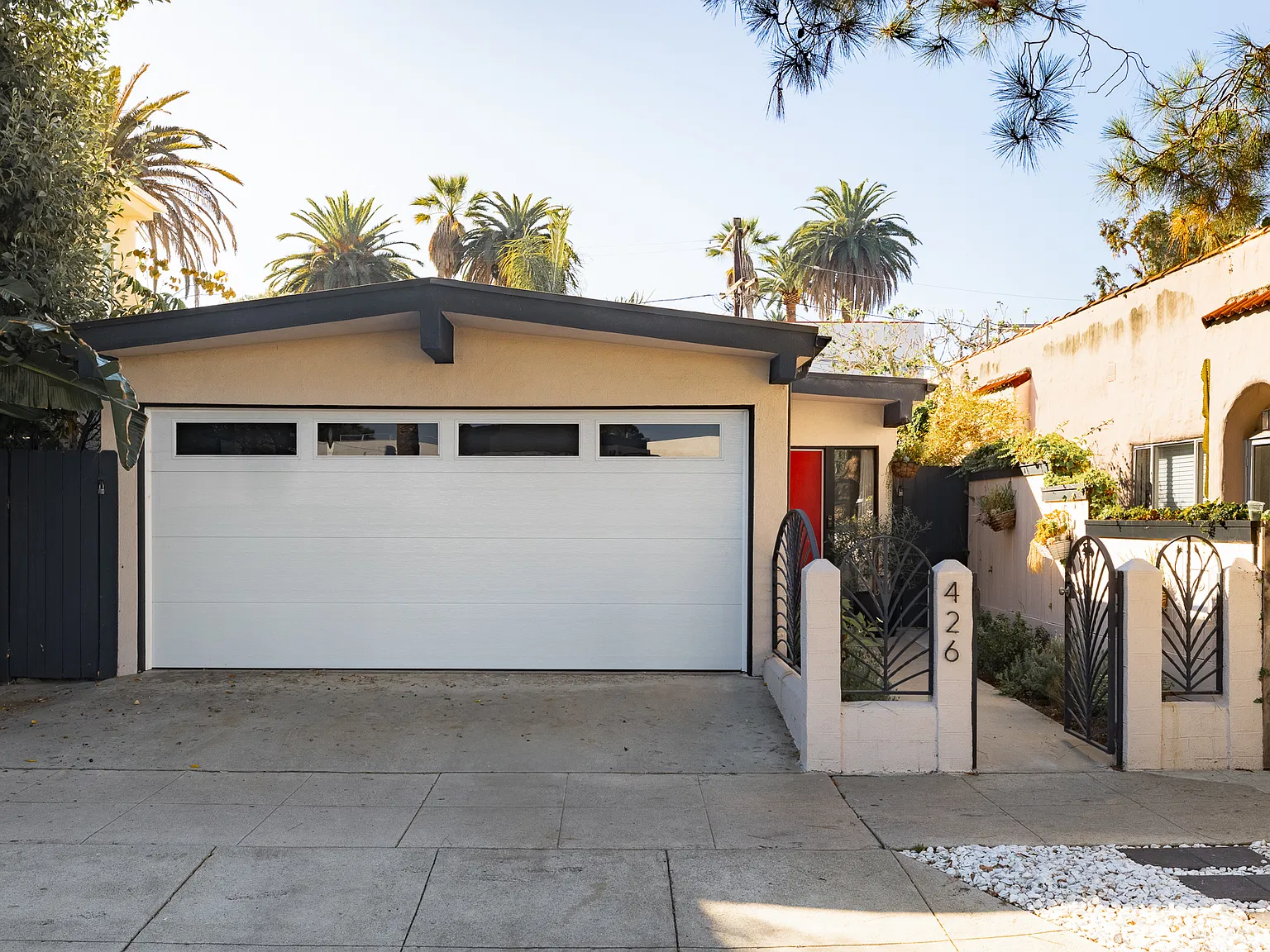 3 bed, 1.5 bath, 1068 sqft, $8,000 — Photo 1