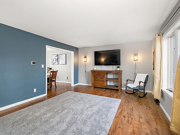 4th image of 1520 Southhampton Dr