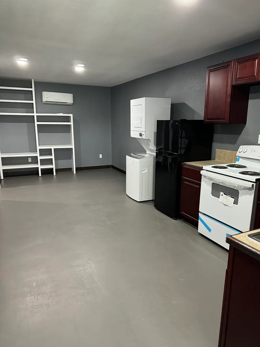 Building Photo - 316 Veterans Ave #43