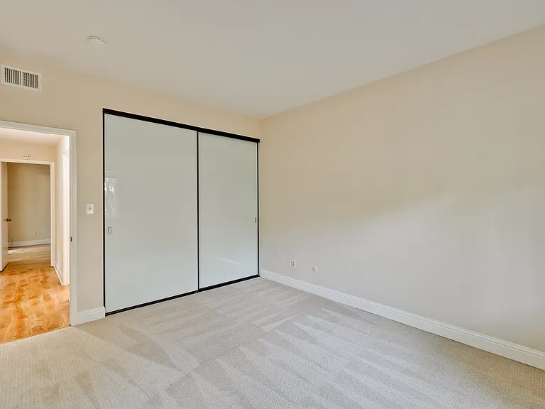 4271 Ponce Dr — Photo 22