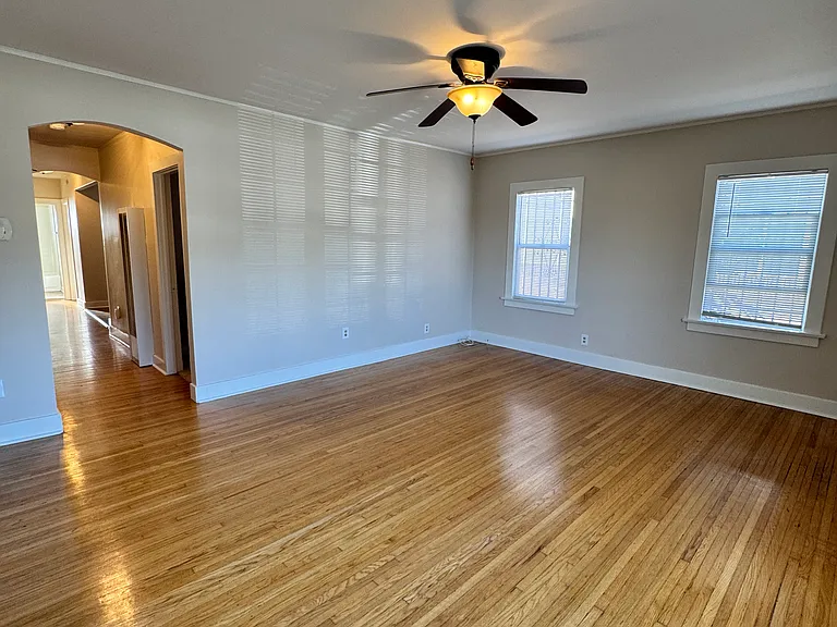 2101 Hillcrest Dr — Photo 3