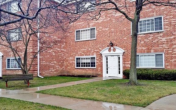 3rd image of 6882 W Touhy Ave #6882B