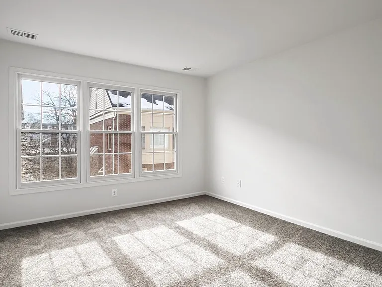 8852 Mansion View Ct — Photo 8