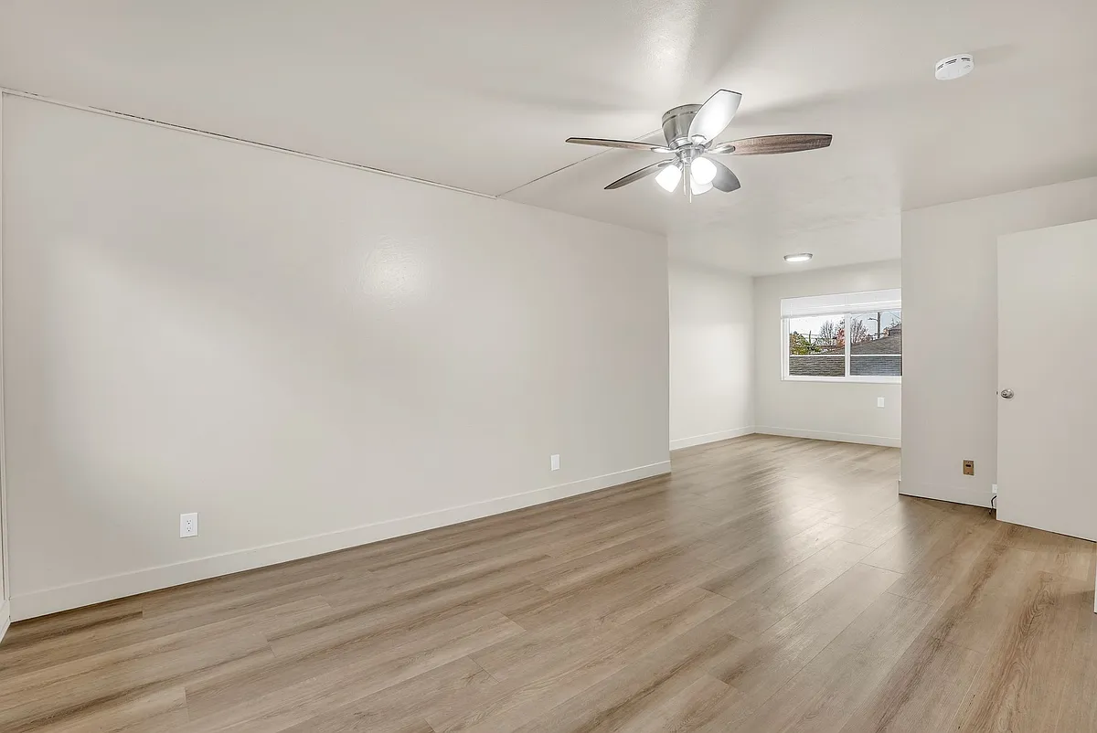 Building Photo - 1085 143rd Ave #17