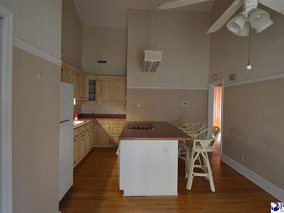 4th image of 624 Harlington Cir