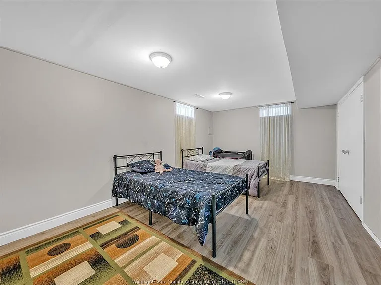 2450 McKay Ave — Photo 26