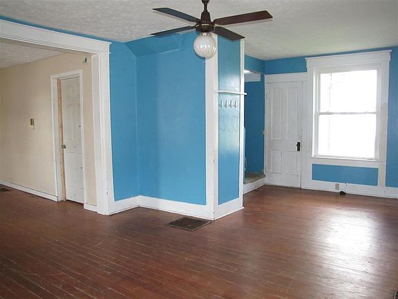 5th image of 145 E Walnut St