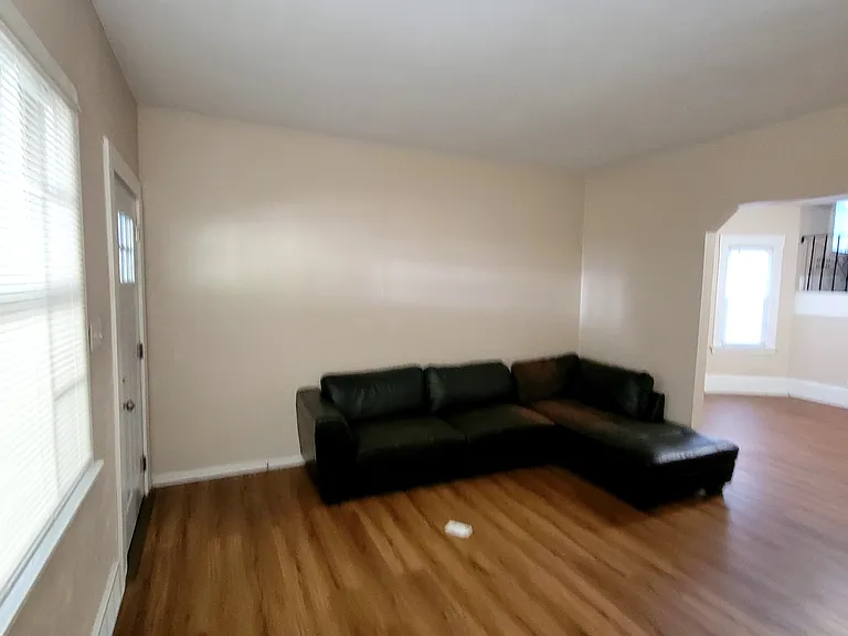 2266 Grandview Ave — Photo 14