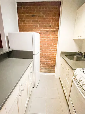 Rented by Cayenne Realty Group | media 3