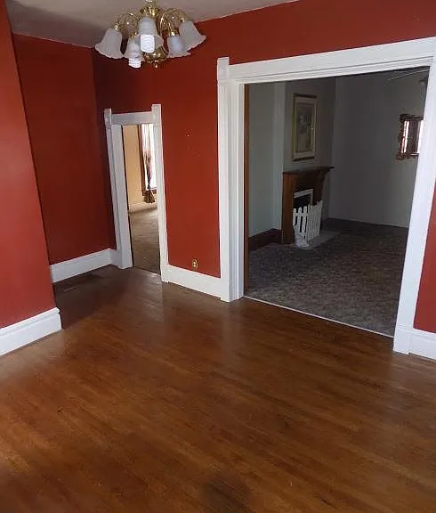 455 Maple Ave — Photo 3