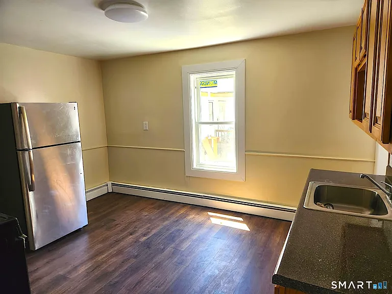 280 Park Ave — Photo 3