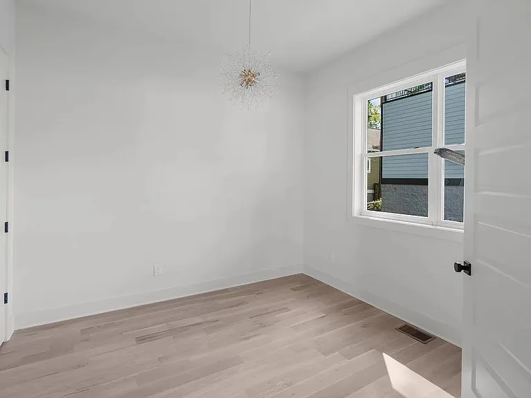 2321A Carter Ave — Photo 18