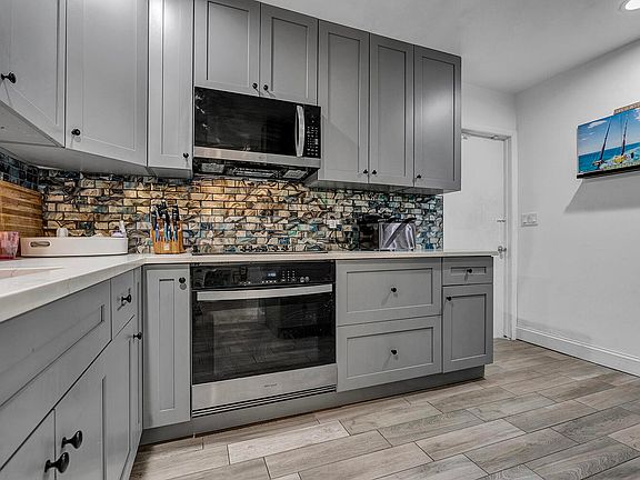 5th image of 9544 Richmond Circle