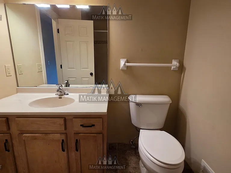 2609 25th St NW — Photo 29