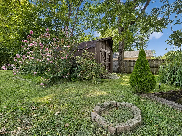 3317 Marcus Dr — Photo 31