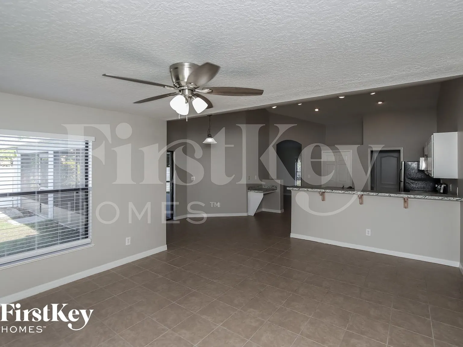 3 bed, 2.0 bath, 1875 sqft, $2,020 — Photo 4