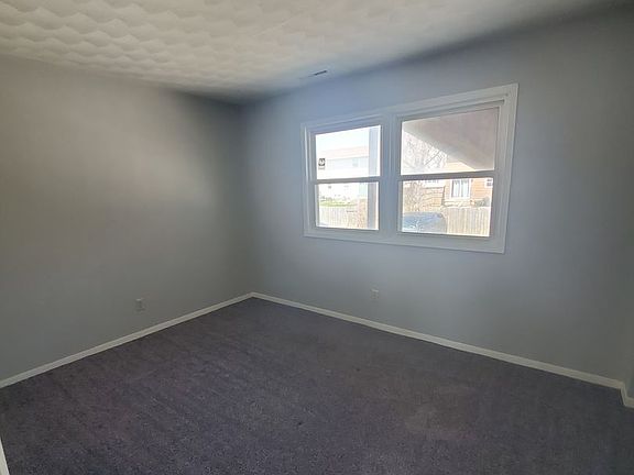 5th image of 620 W 63rd St APT 4