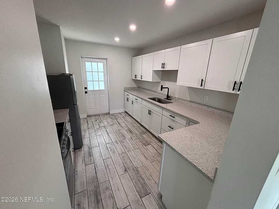 125 Cedar Ave