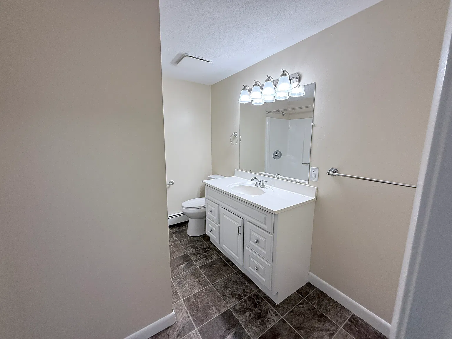 2 bed, $1,696 — Photo 4