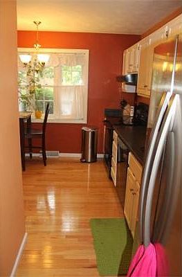 5th image of 135 Laurelwood Dr