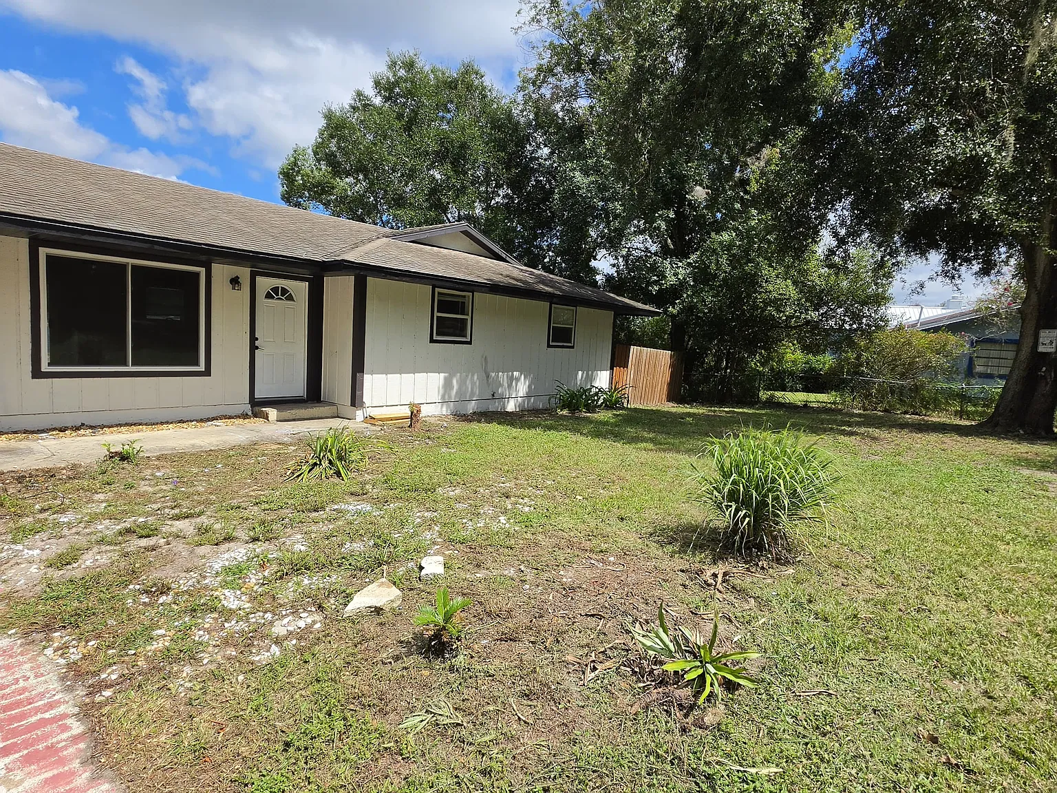 4 bed, 1215 sqft, $2,200 — Photo 4