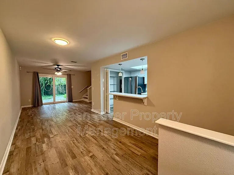 7665 Jana Ln S — Photo 7