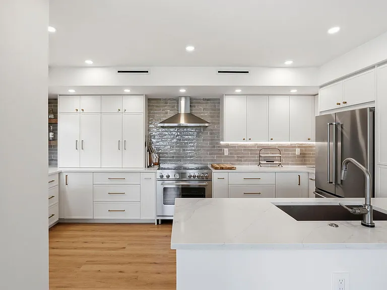 1000 Lowry St #4F — Photo 18